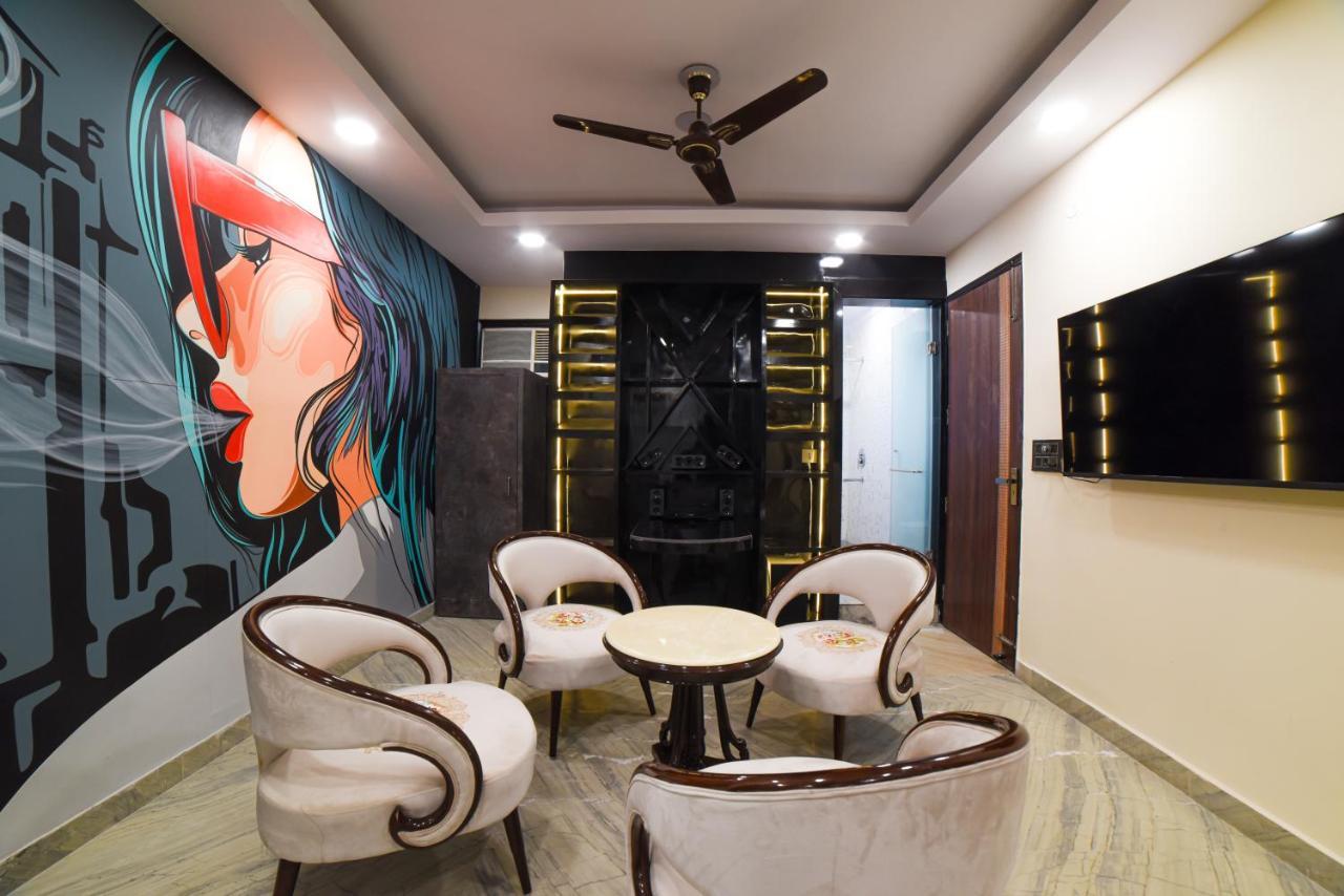 The Twenties Kamla Nagar Hotel New Delhi Exterior photo