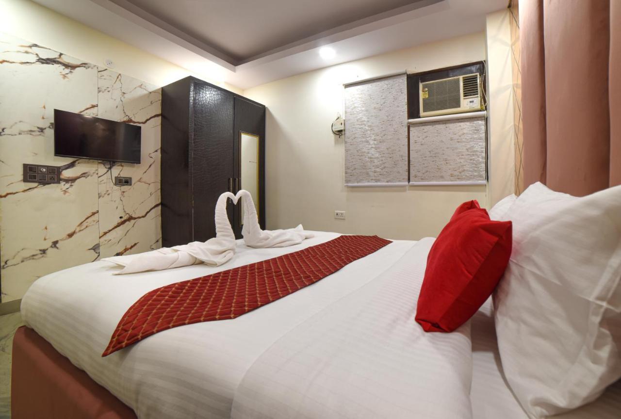 The Twenties Kamla Nagar Hotel New Delhi Exterior photo